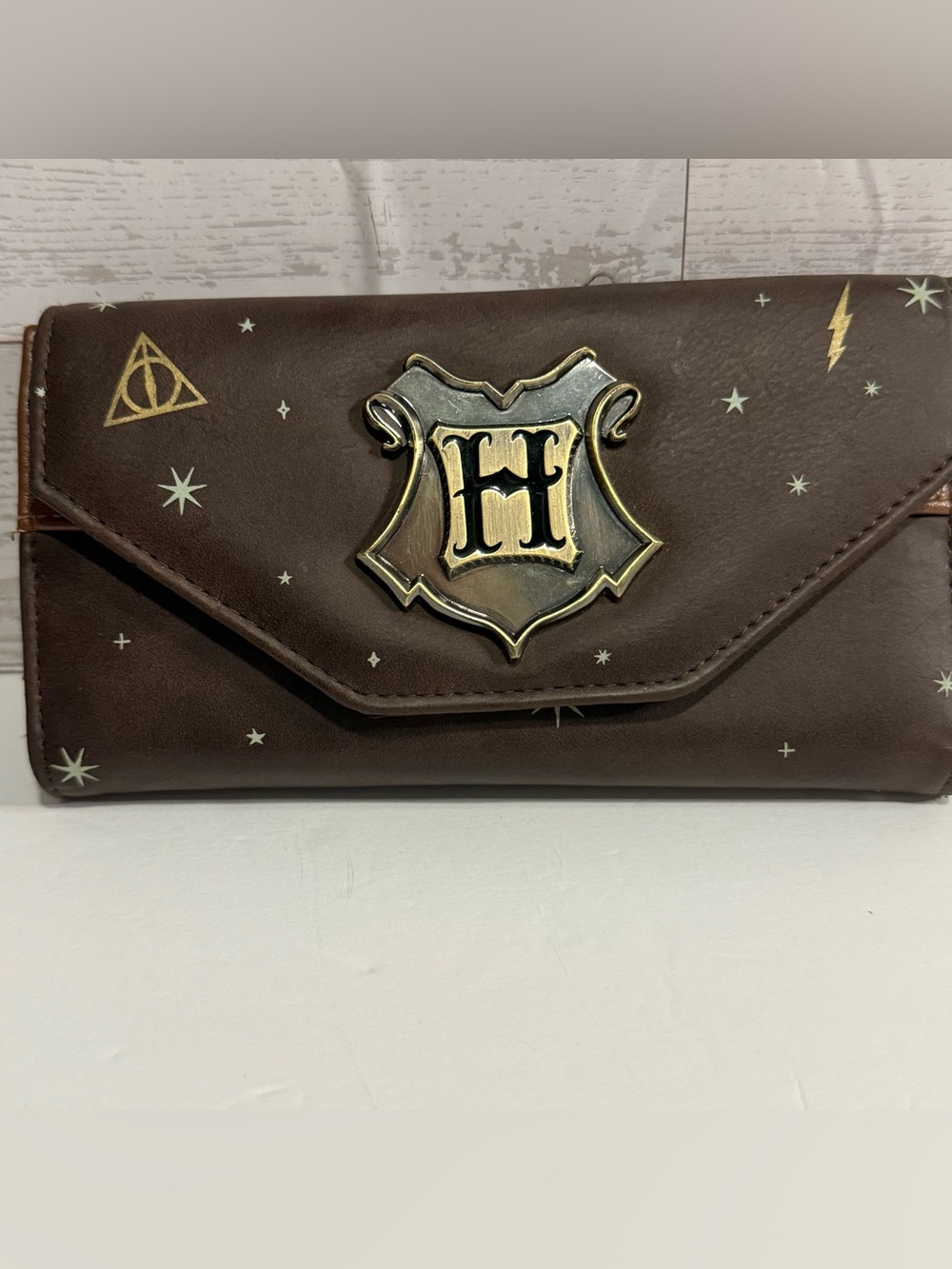 Harry Potter Hogwarts Metal Crest Foldover Flap Wallet Brown